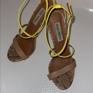 Limited addition Steve Madden snakeskin/yellow